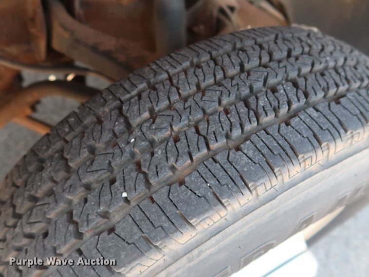 image for item DH3521 2003 Chevrolet Silverado 3500 utility bed pickup truck