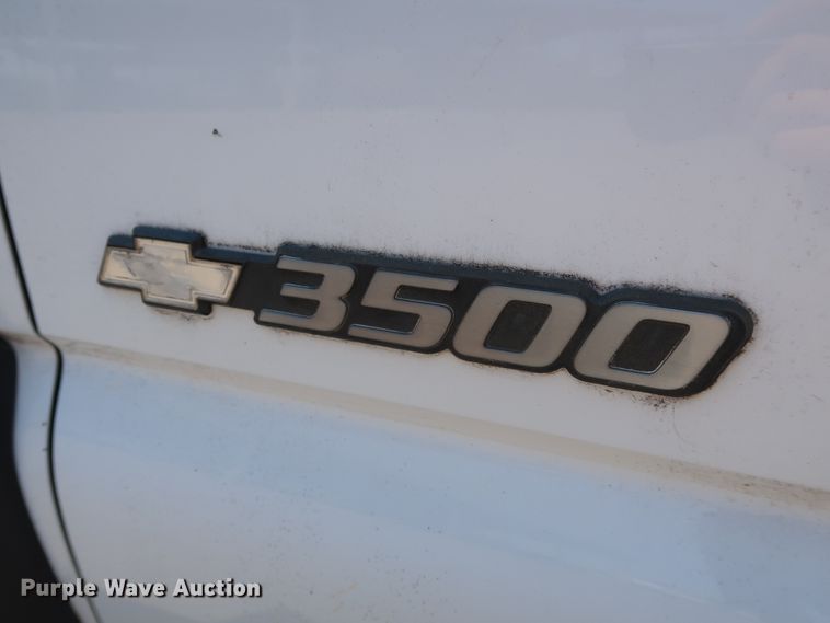 image for item DH3521 2003 Chevrolet Silverado 3500 utility bed pickup truck