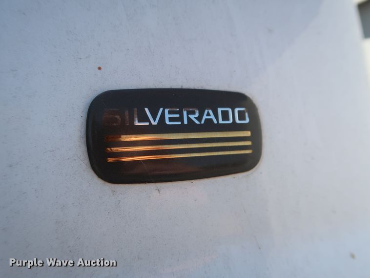 image for item DH3521 2003 Chevrolet Silverado 3500 utility bed pickup truck