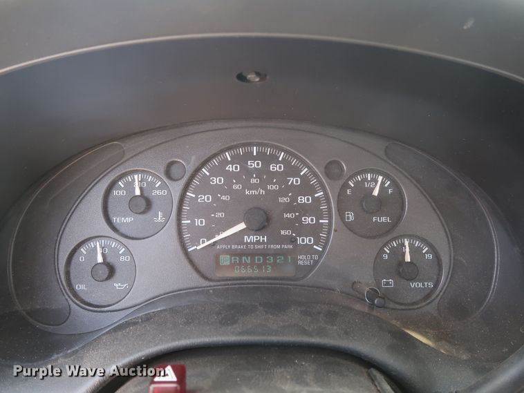 image for item DH3522 2003 Chevrolet S10 Ext. Cab pickup truck