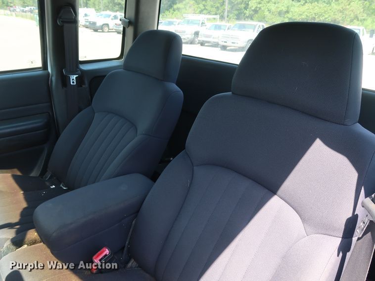 image for item DH3522 2003 Chevrolet S10 Ext. Cab pickup truck