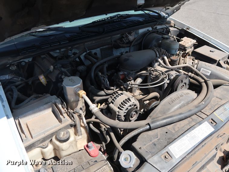 image for item DH3522 2003 Chevrolet S10 Ext. Cab pickup truck