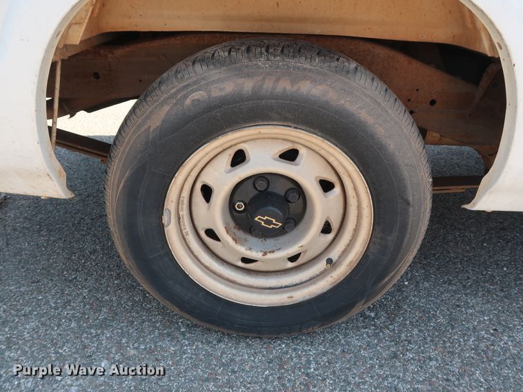 image for item DH3522 2003 Chevrolet S10 Ext. Cab pickup truck