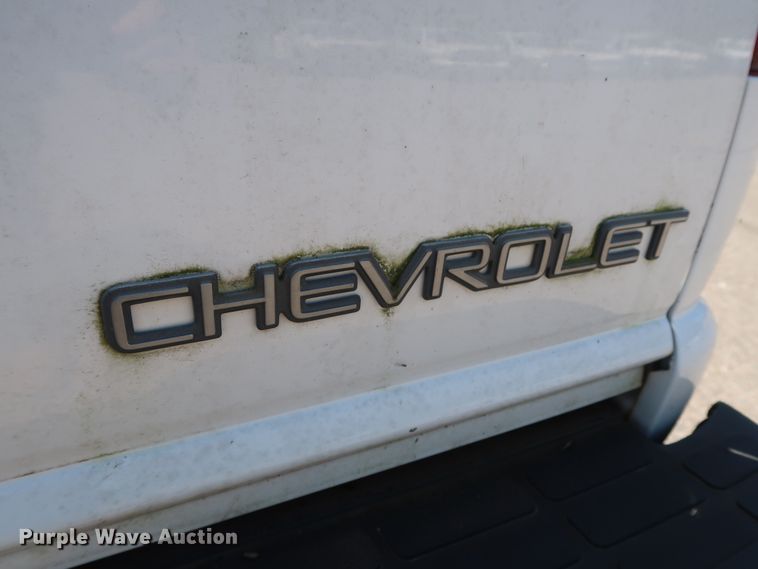 image for item DH3522 2003 Chevrolet S10 Ext. Cab pickup truck