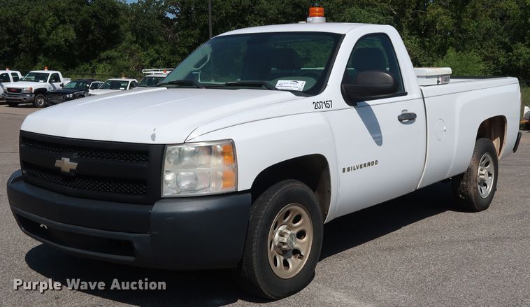 image for item DH3524 2007 Chevrolet Silverado 1500 pickup truck