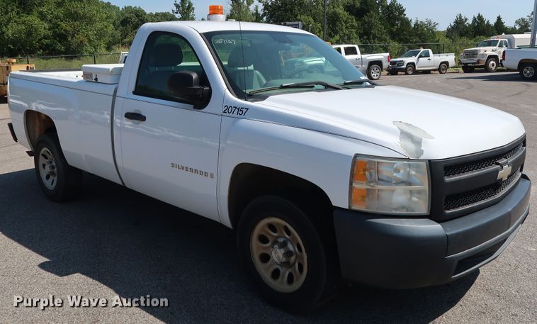 image for item DH3524 2007 Chevrolet Silverado 1500 pickup truck