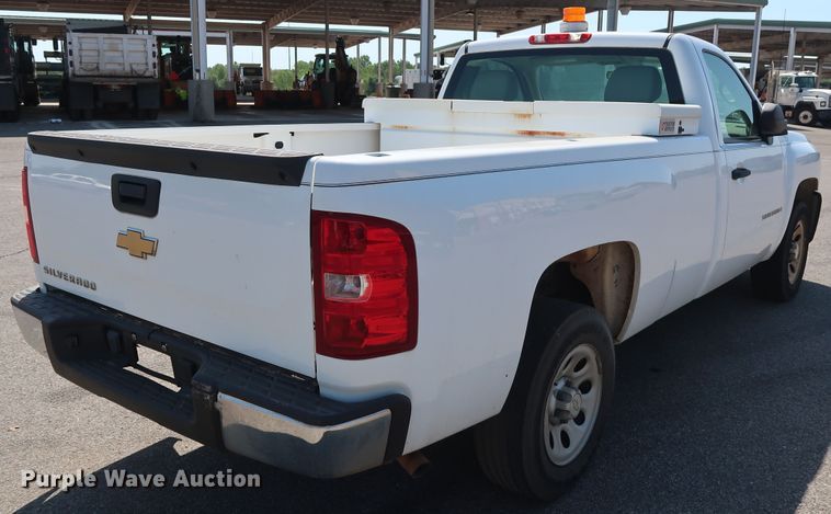 image for item DH3524 2007 Chevrolet Silverado 1500 pickup truck