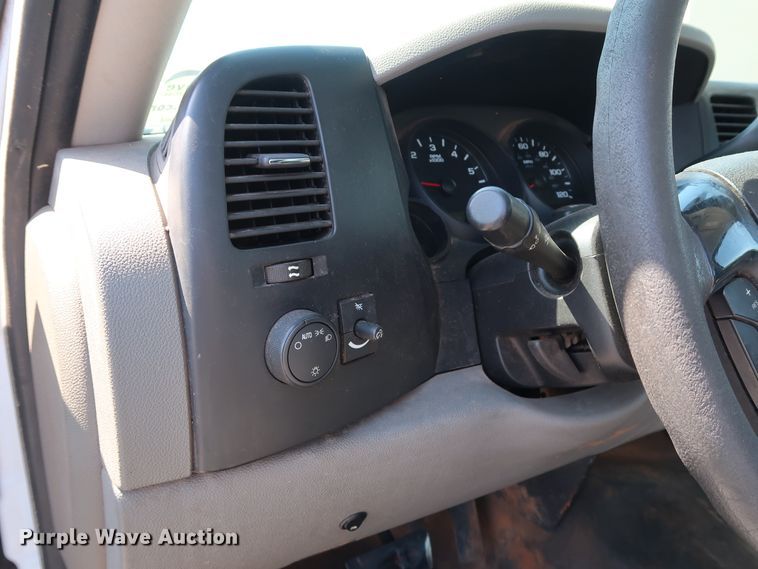 image for item DH3524 2007 Chevrolet Silverado 1500 pickup truck