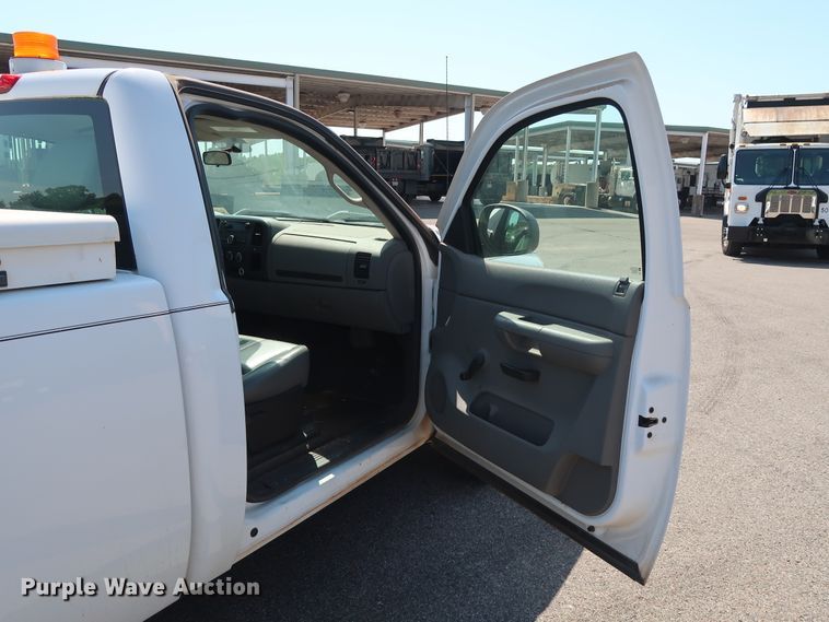 image for item DH3524 2007 Chevrolet Silverado 1500 pickup truck