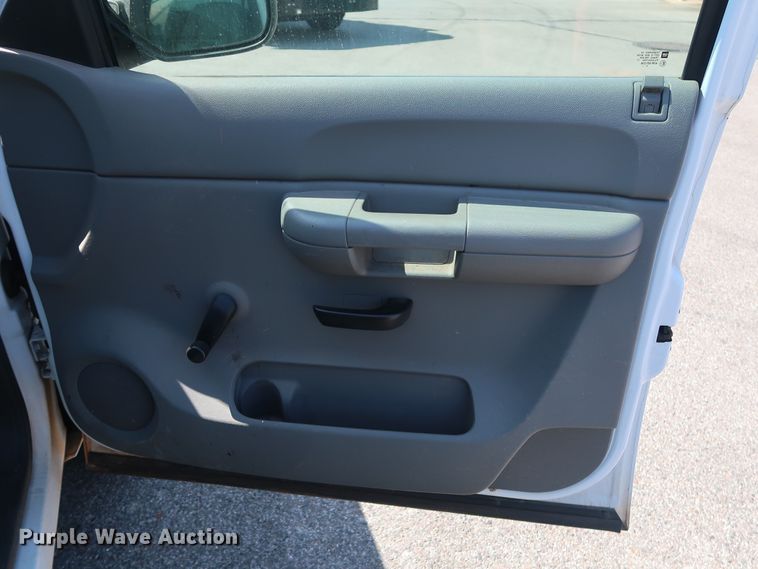 image for item DH3524 2007 Chevrolet Silverado 1500 pickup truck