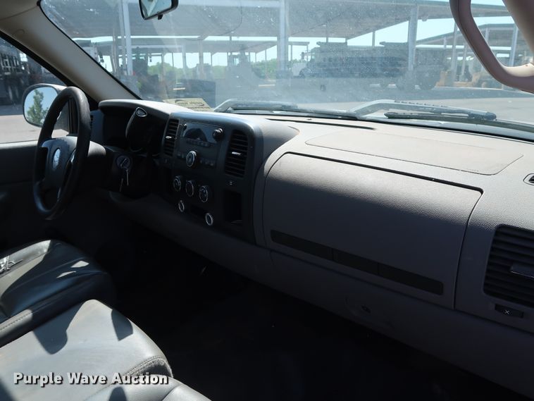 image for item DH3524 2007 Chevrolet Silverado 1500 pickup truck