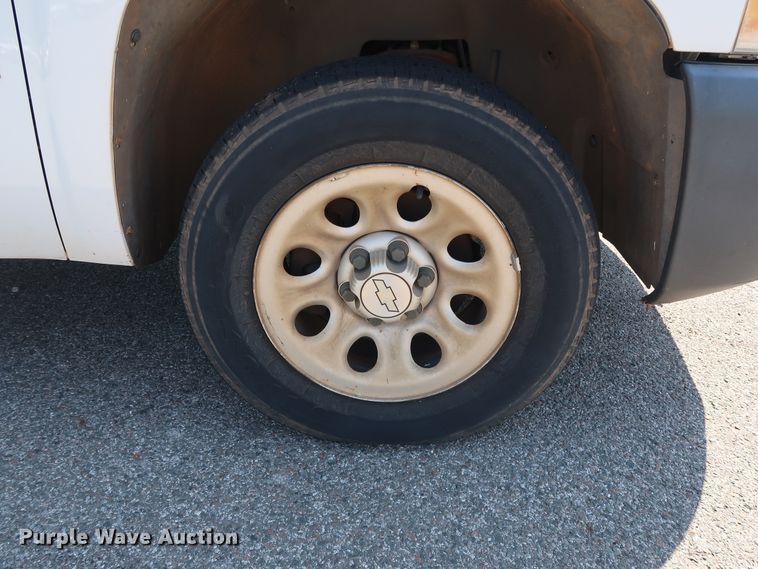 image for item DH3524 2007 Chevrolet Silverado 1500 pickup truck