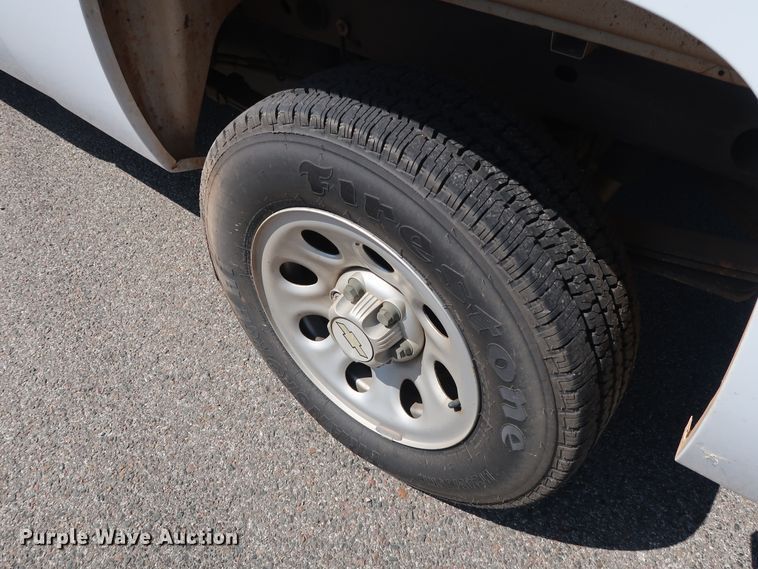 image for item DH3524 2007 Chevrolet Silverado 1500 pickup truck