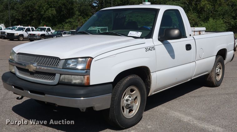 image for item DH3526 2004 Chevrolet Silverado 1500 pickup truck