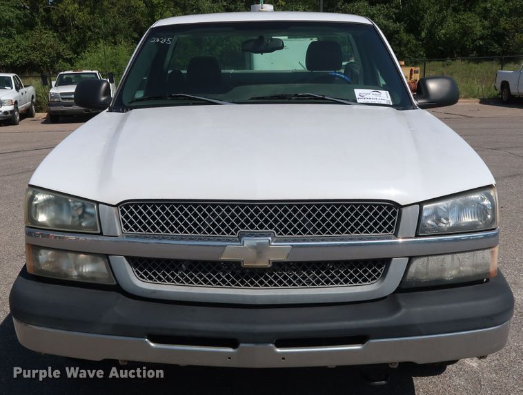 image for item DH3526 2004 Chevrolet Silverado 1500 pickup truck