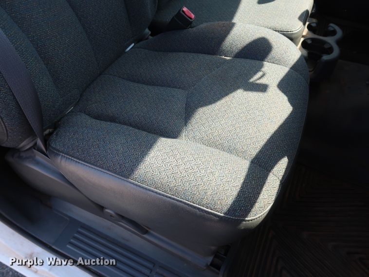 image for item DH3526 2004 Chevrolet Silverado 1500 pickup truck