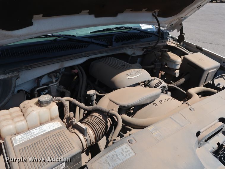 image for item DH3526 2004 Chevrolet Silverado 1500 pickup truck