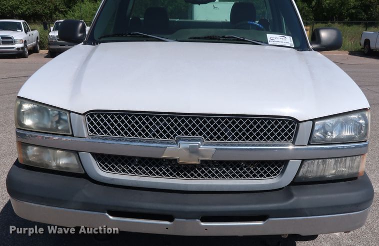image for item DH3526 2004 Chevrolet Silverado 1500 pickup truck