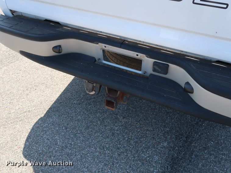 image for item DH3526 2004 Chevrolet Silverado 1500 pickup truck