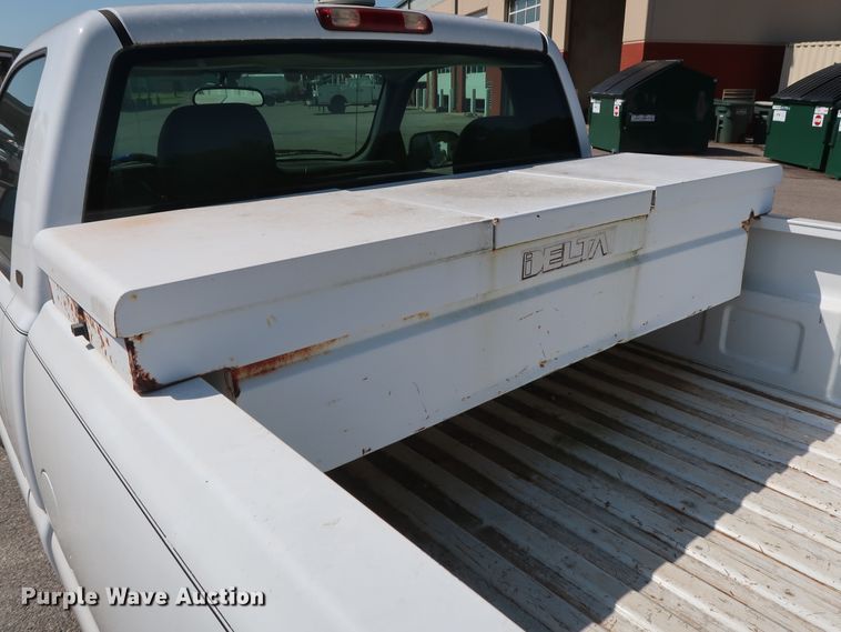 image for item DH3526 2004 Chevrolet Silverado 1500 pickup truck