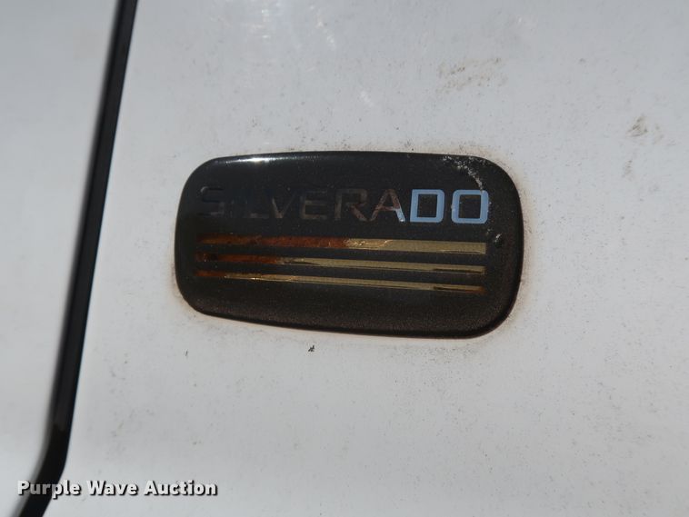 image for item DH3526 2004 Chevrolet Silverado 1500 pickup truck