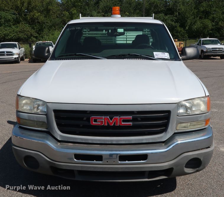 image for item DH3527 2005 GMC Sierra 1500 pickup truck