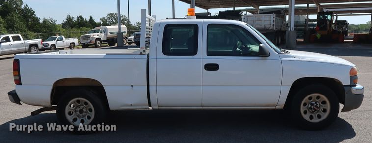 image for item DH3527 2005 GMC Sierra 1500 pickup truck