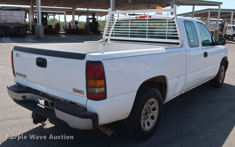 image for item DH3527 2005 GMC Sierra 1500 pickup truck