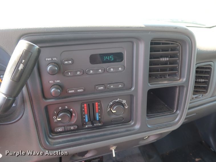 image for item DH3527 2005 GMC Sierra 1500 pickup truck