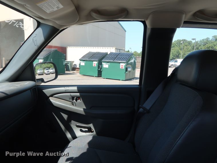 image for item DH3527 2005 GMC Sierra 1500 pickup truck