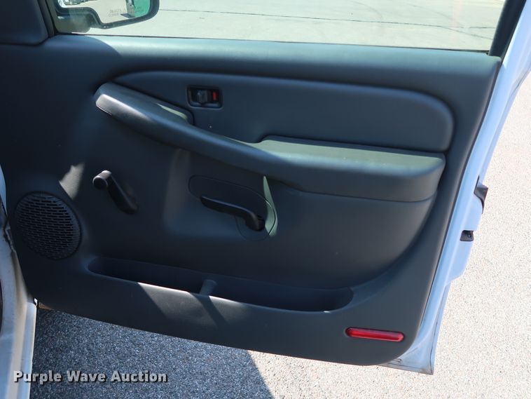 image for item DH3527 2005 GMC Sierra 1500 pickup truck