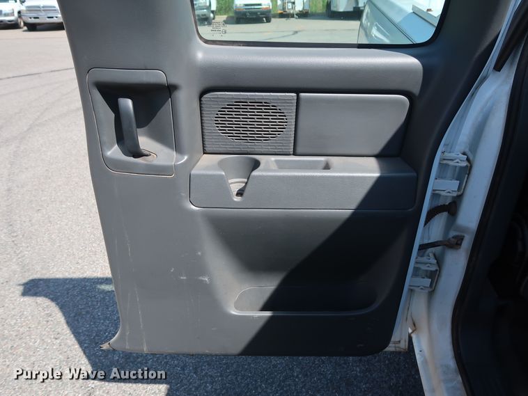 image for item DH3527 2005 GMC Sierra 1500 pickup truck