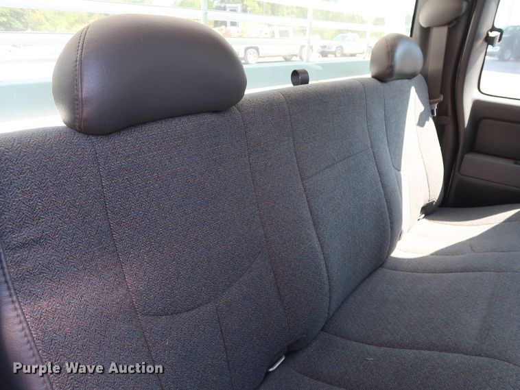 image for item DH3527 2005 GMC Sierra 1500 pickup truck