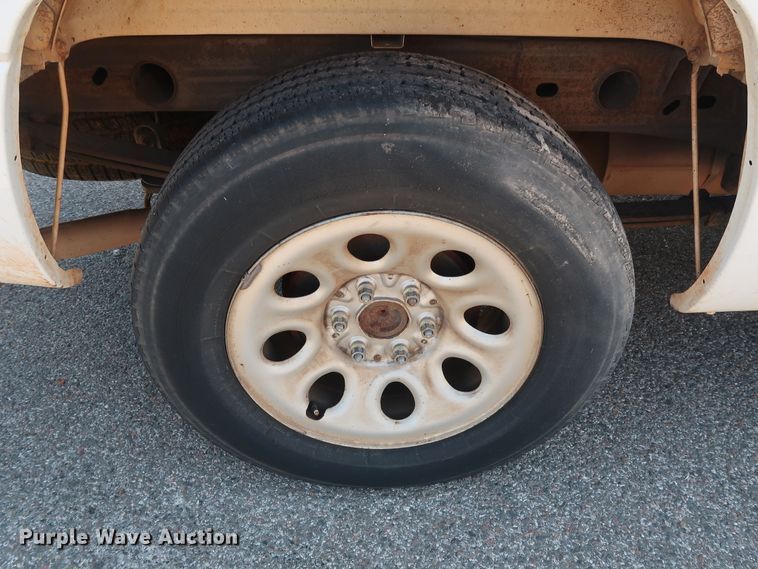 image for item DH3527 2005 GMC Sierra 1500 pickup truck