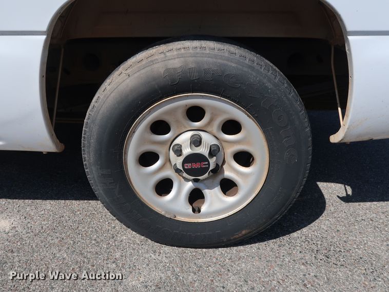 image for item DH3527 2005 GMC Sierra 1500 pickup truck