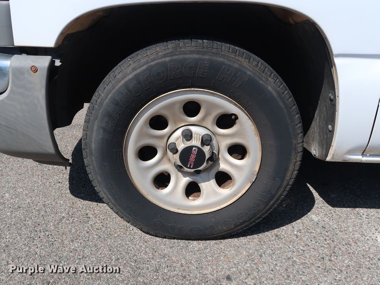 image for item DH3527 2005 GMC Sierra 1500 pickup truck