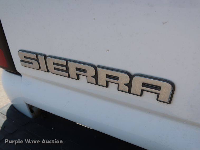 image for item DH3527 2005 GMC Sierra 1500 pickup truck