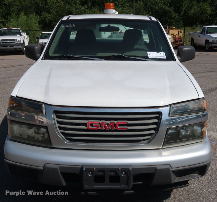 image for item DH3528 2005 GMC Canyon pickup truck
