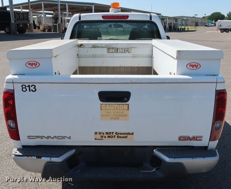 image for item DH3528 2005 GMC Canyon pickup truck