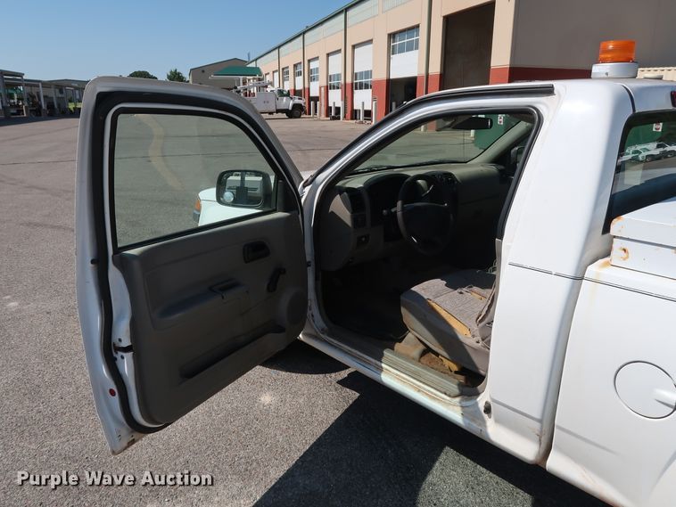 image for item DH3528 2005 GMC Canyon pickup truck