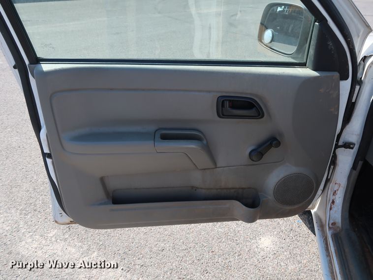 image for item DH3528 2005 GMC Canyon pickup truck