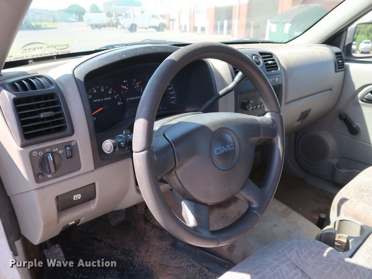 image for item DH3528 2005 GMC Canyon pickup truck