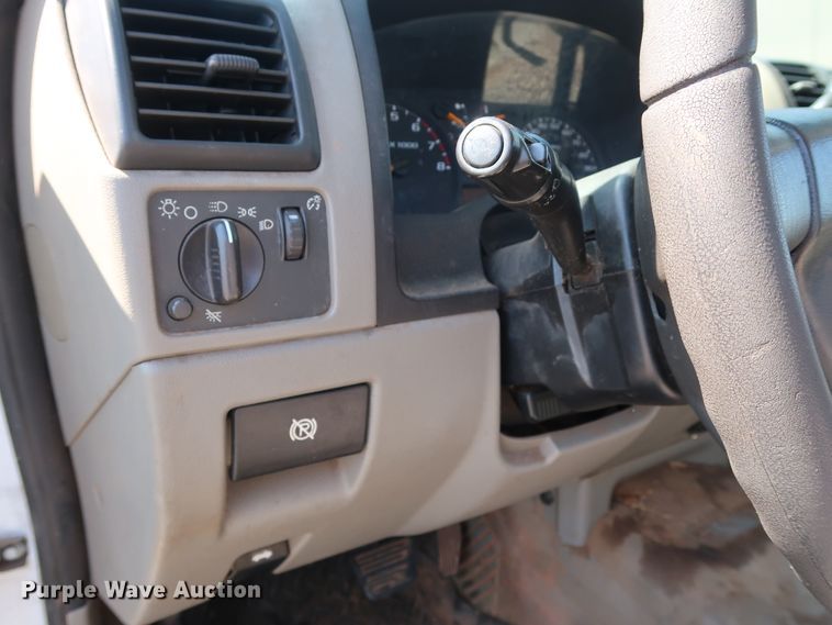 image for item DH3528 2005 GMC Canyon pickup truck