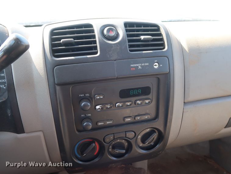 image for item DH3528 2005 GMC Canyon pickup truck