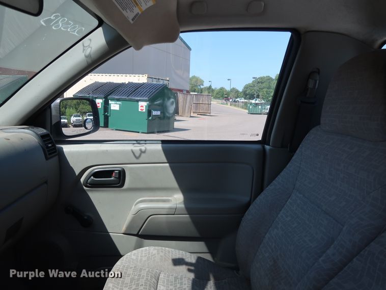 image for item DH3528 2005 GMC Canyon pickup truck