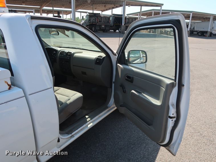 image for item DH3528 2005 GMC Canyon pickup truck