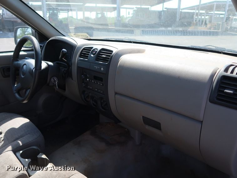 image for item DH3528 2005 GMC Canyon pickup truck