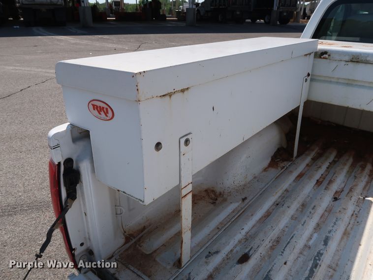 image for item DH3528 2005 GMC Canyon pickup truck