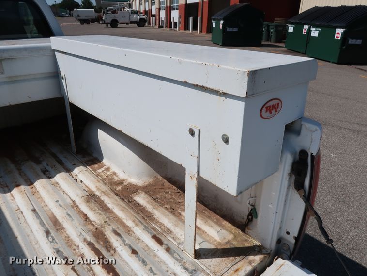 image for item DH3528 2005 GMC Canyon pickup truck