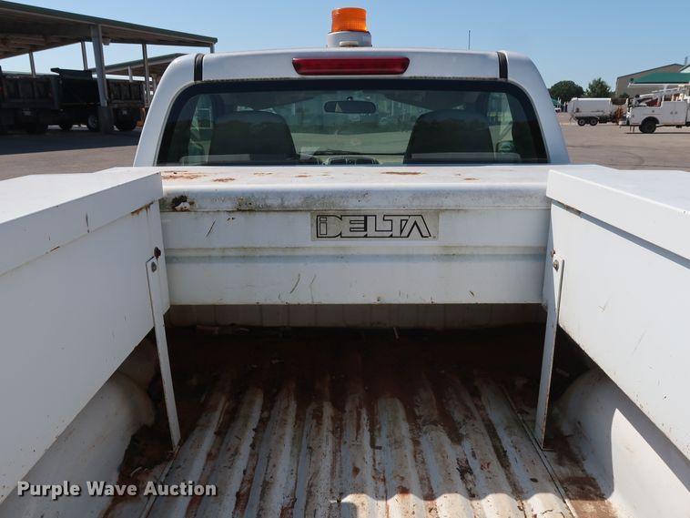 image for item DH3528 2005 GMC Canyon pickup truck